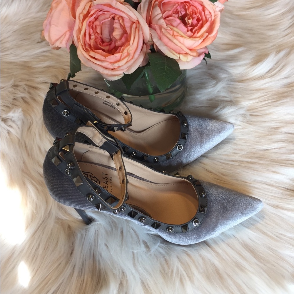 Beautiful grey velvet pointed heel - Picture 5 of 8
